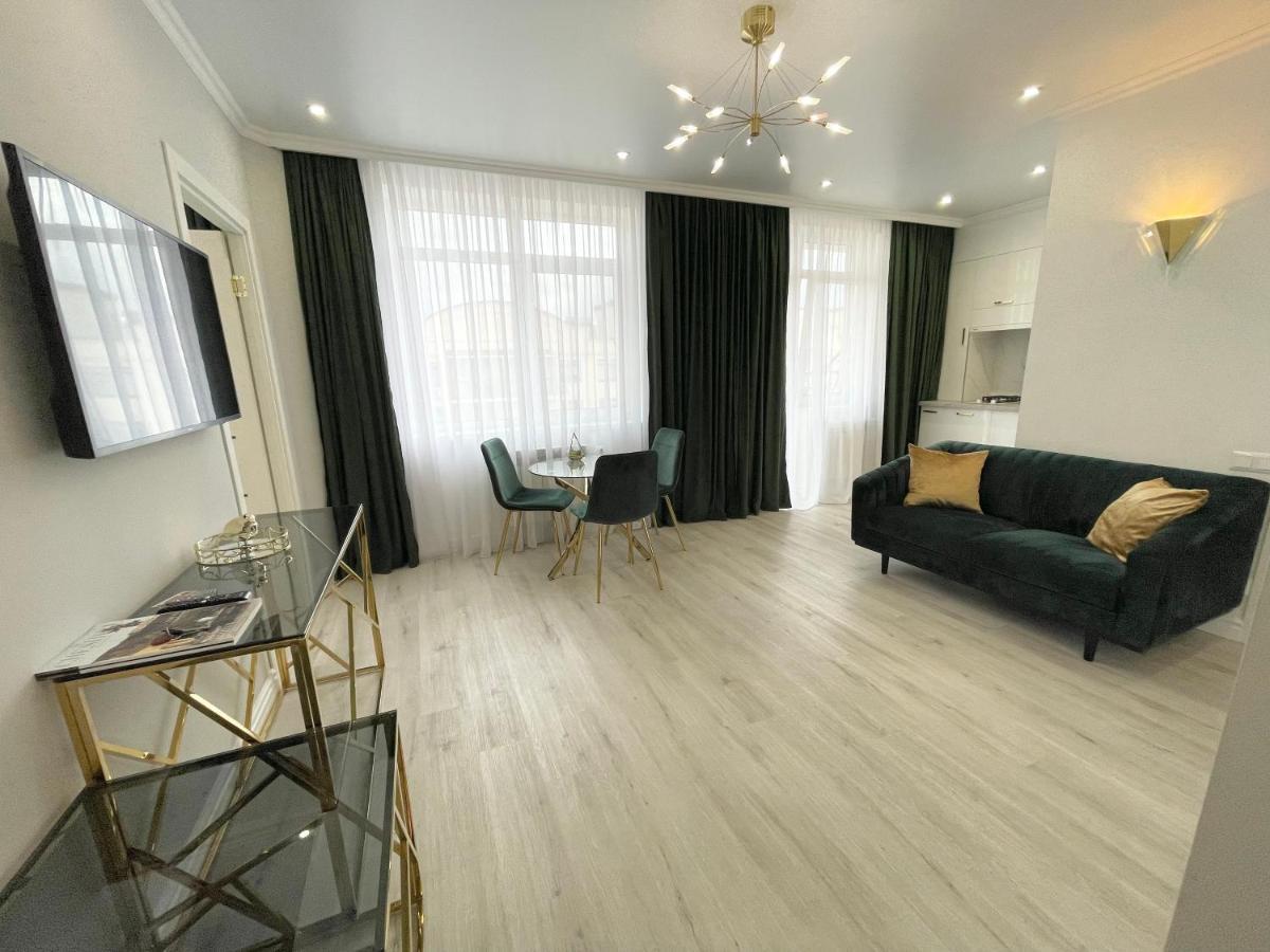 Luxury Emerald Apartments Irpin Exterior foto