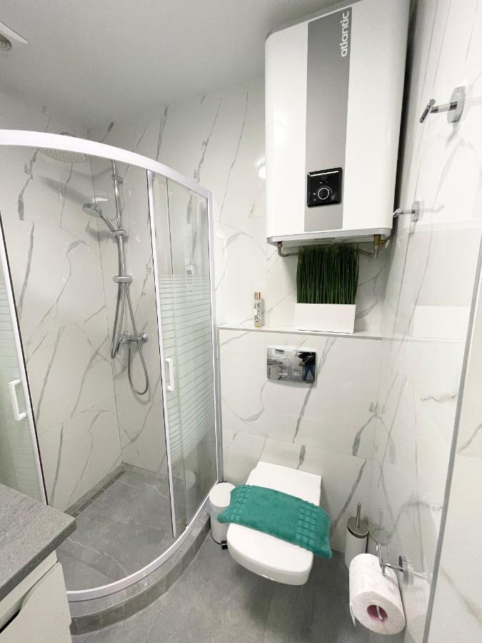 Luxury Emerald Apartments Irpin Exterior foto